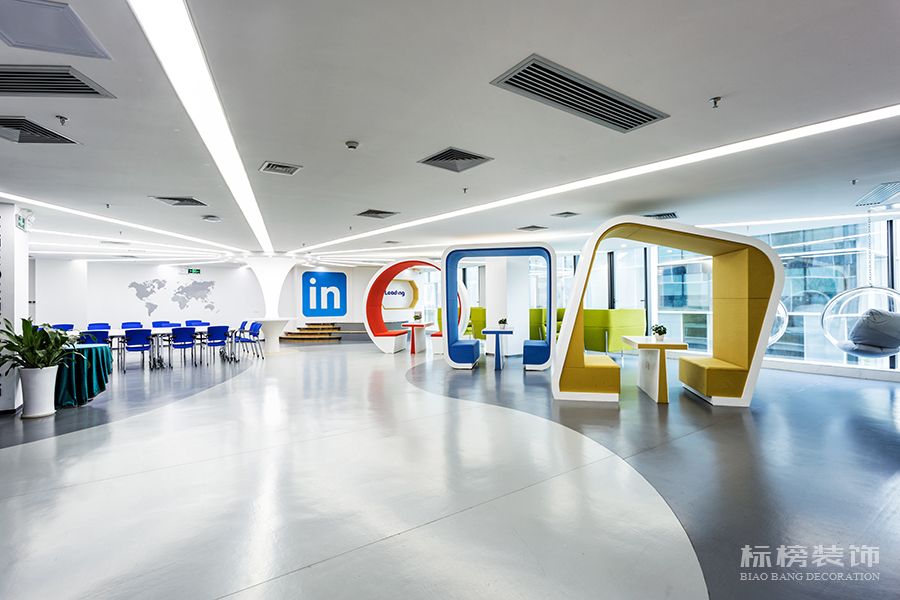 高層龍崗辦公室裝修怎么顯得有企業(yè)文化，體現(xiàn)公司特色